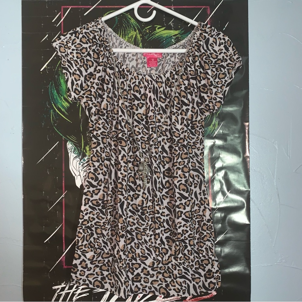 Women’s Blouse